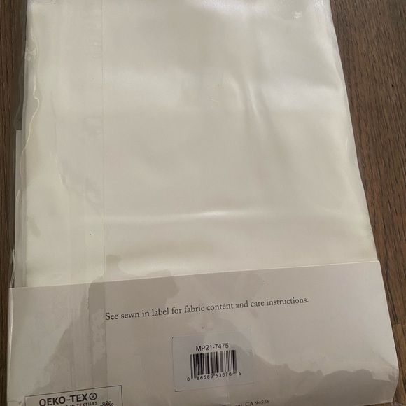 Madison Park Silk 100% Mulberry Standard Pillowcase - Picture 5 of 5